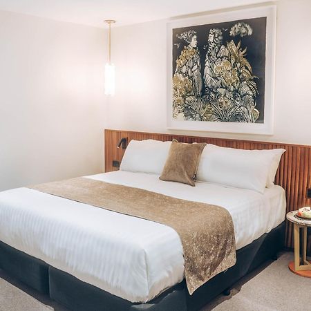 Risby Cove Boutique Hotel Strahan Extérieur photo