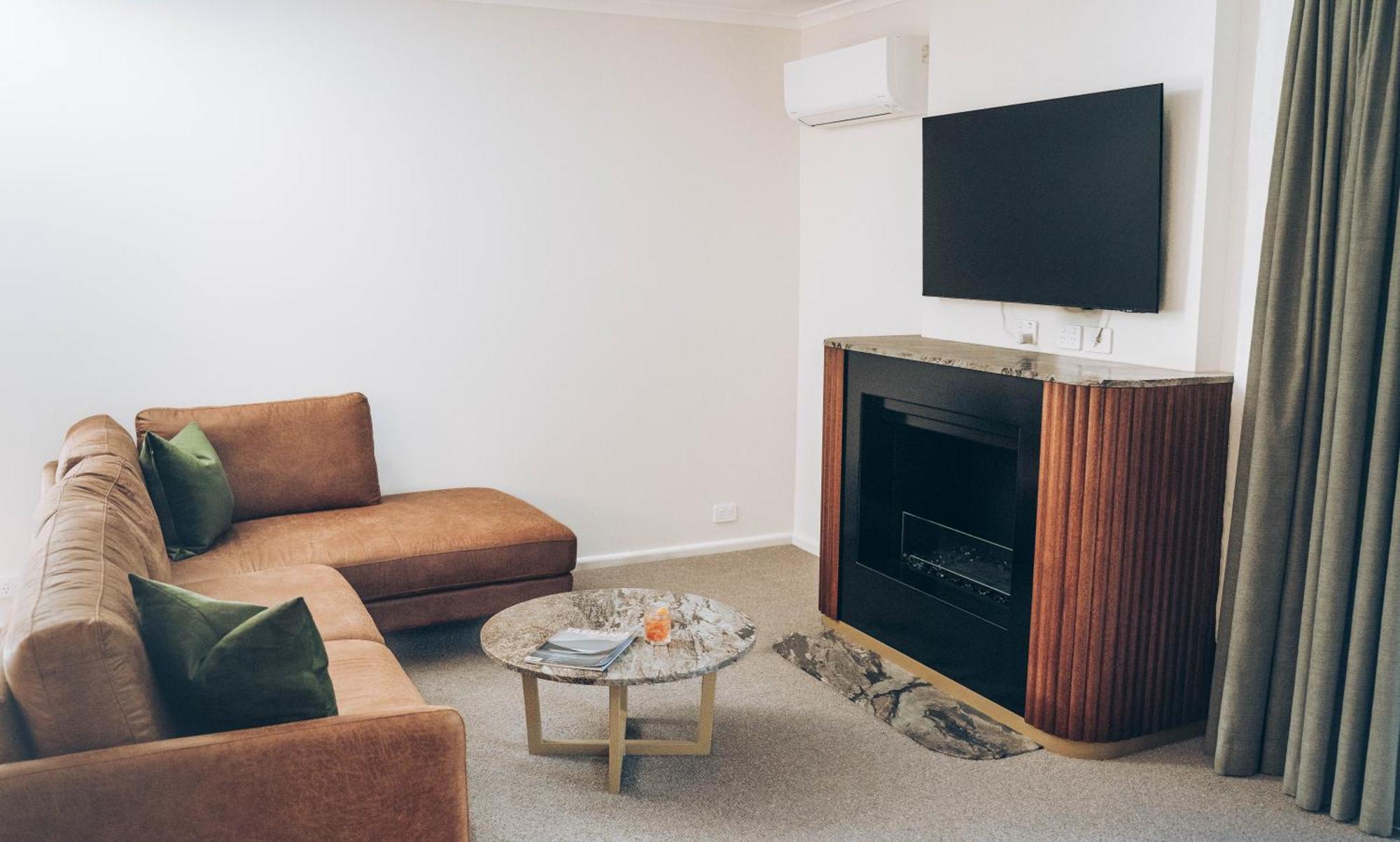Risby Cove Boutique Hotel Strahan Extérieur photo