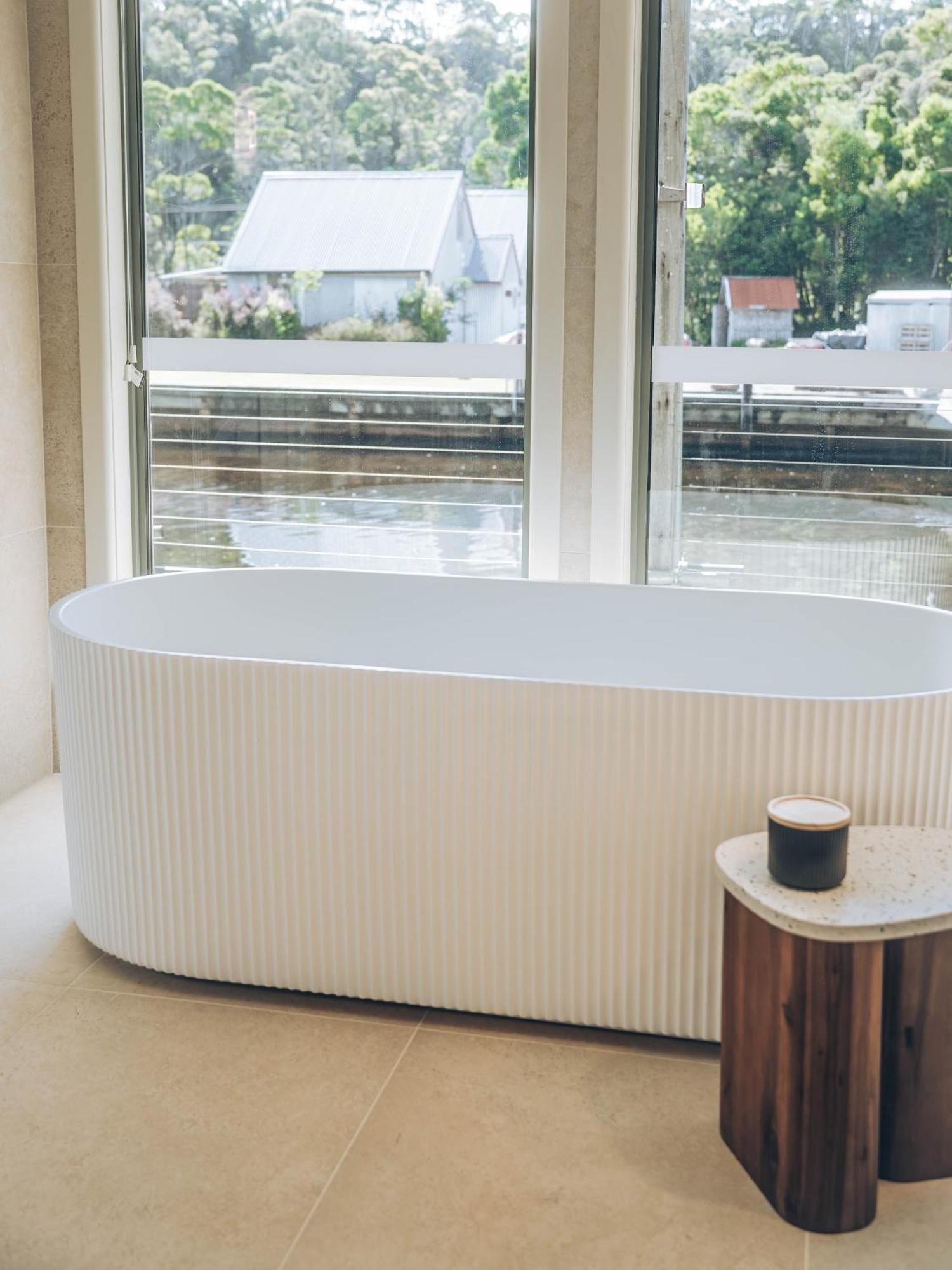 Risby Cove Boutique Hotel Strahan Extérieur photo
