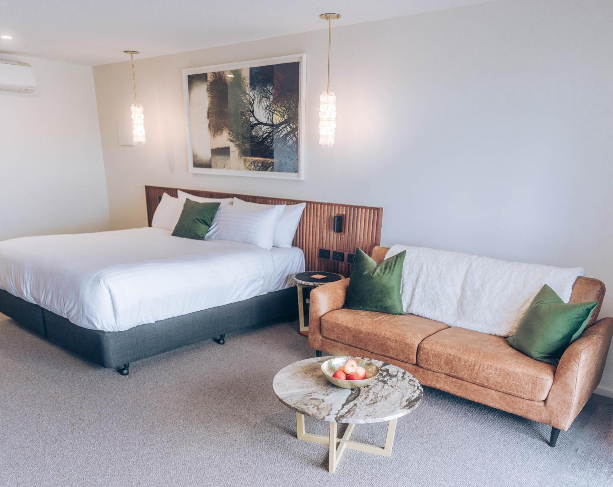 Risby Cove Boutique Hotel Strahan Extérieur photo