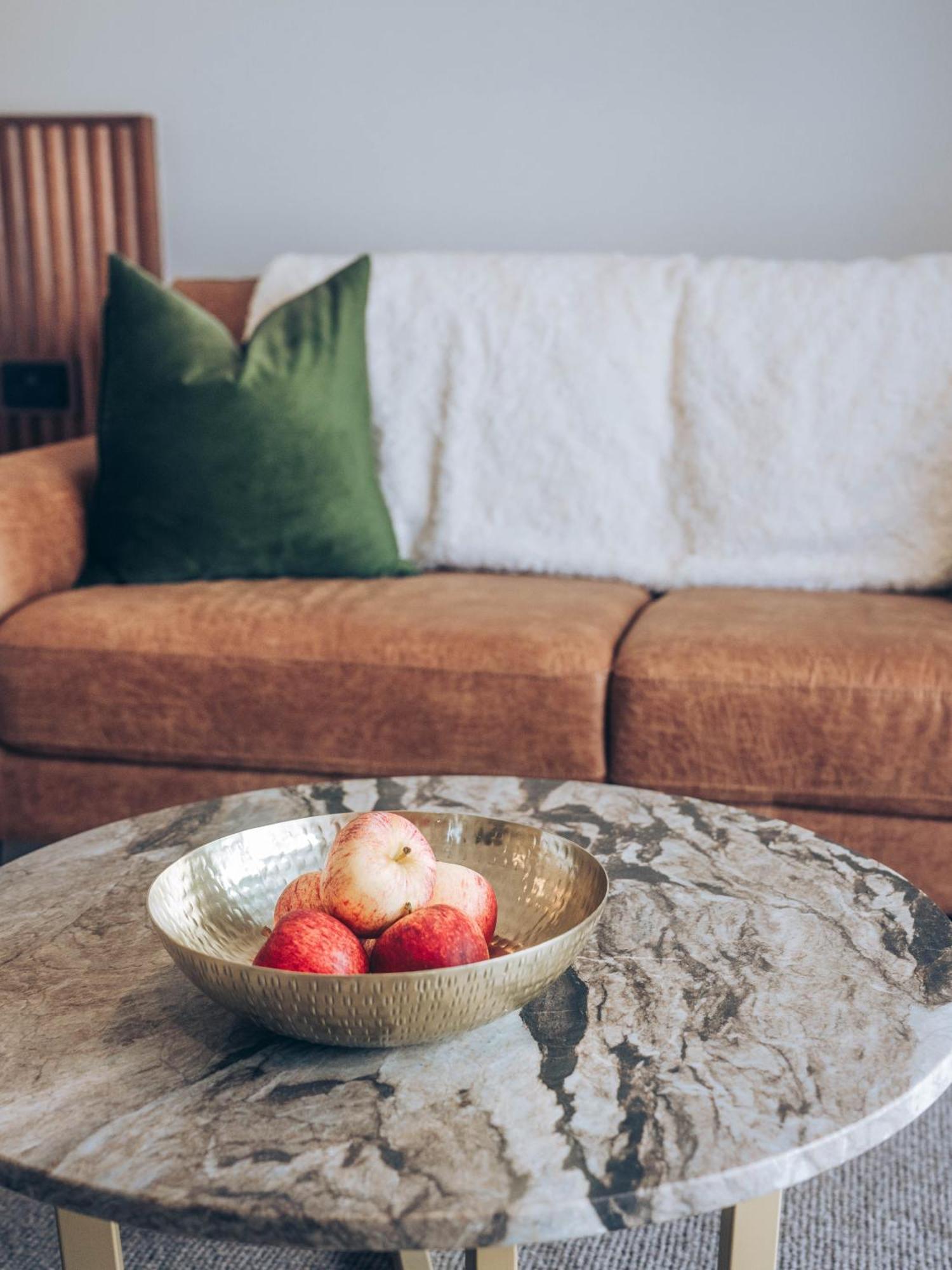 Risby Cove Boutique Hotel Strahan Extérieur photo