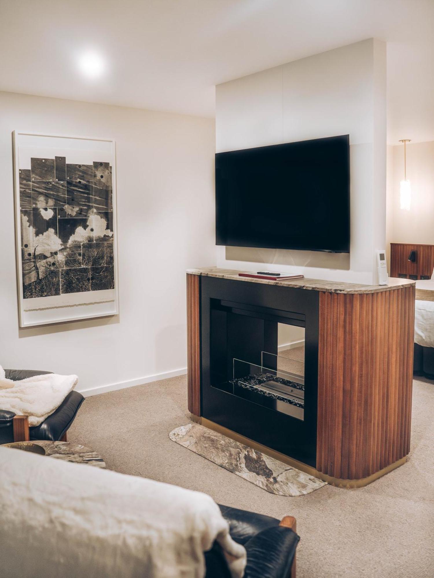 Risby Cove Boutique Hotel Strahan Extérieur photo