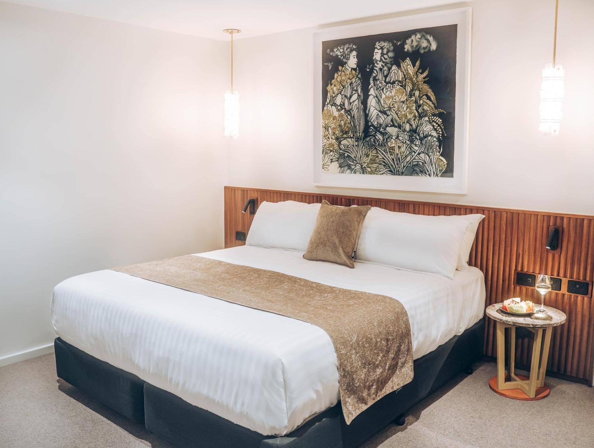 Risby Cove Boutique Hotel Strahan Extérieur photo